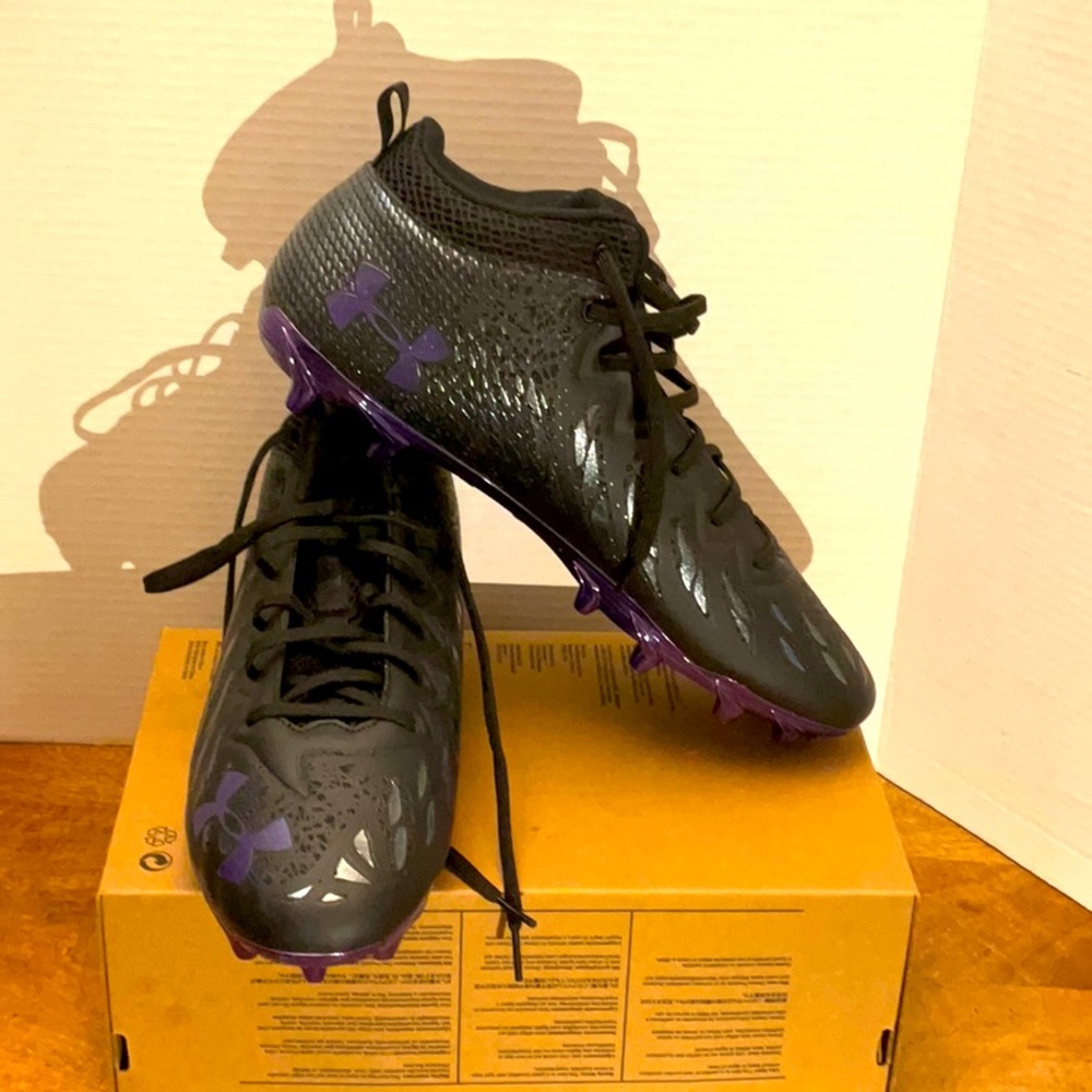 Men’s Under Armour Select Football Cleats Black Purple 3023964-012 Size 14